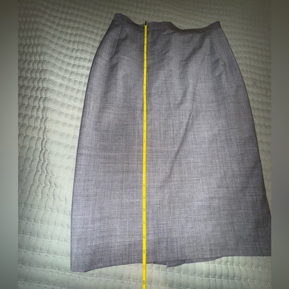 BURBERRY vintage Gray Women's pencil Skirt. Made in Italy!  Size I 40/US 4 VGUC - Picture 4 of 13